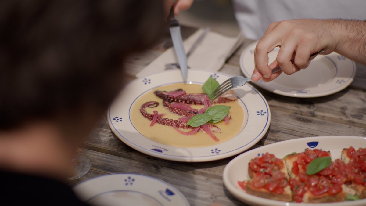 panzeronl's tweet photo. Weekend vibes are here! 🌟 

Time to treat yourself to some delicious Italian street food at Panzeró!

#food #italian #italianfood #authentic #foodporn #foodblogger #foodstagram #foodies #foodie #rotterdam #rotterdamfoodguide https://t.co/cxx0r5hpdi
