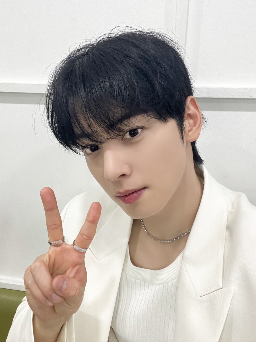 CHAEUNWOO_offcl tweet picture