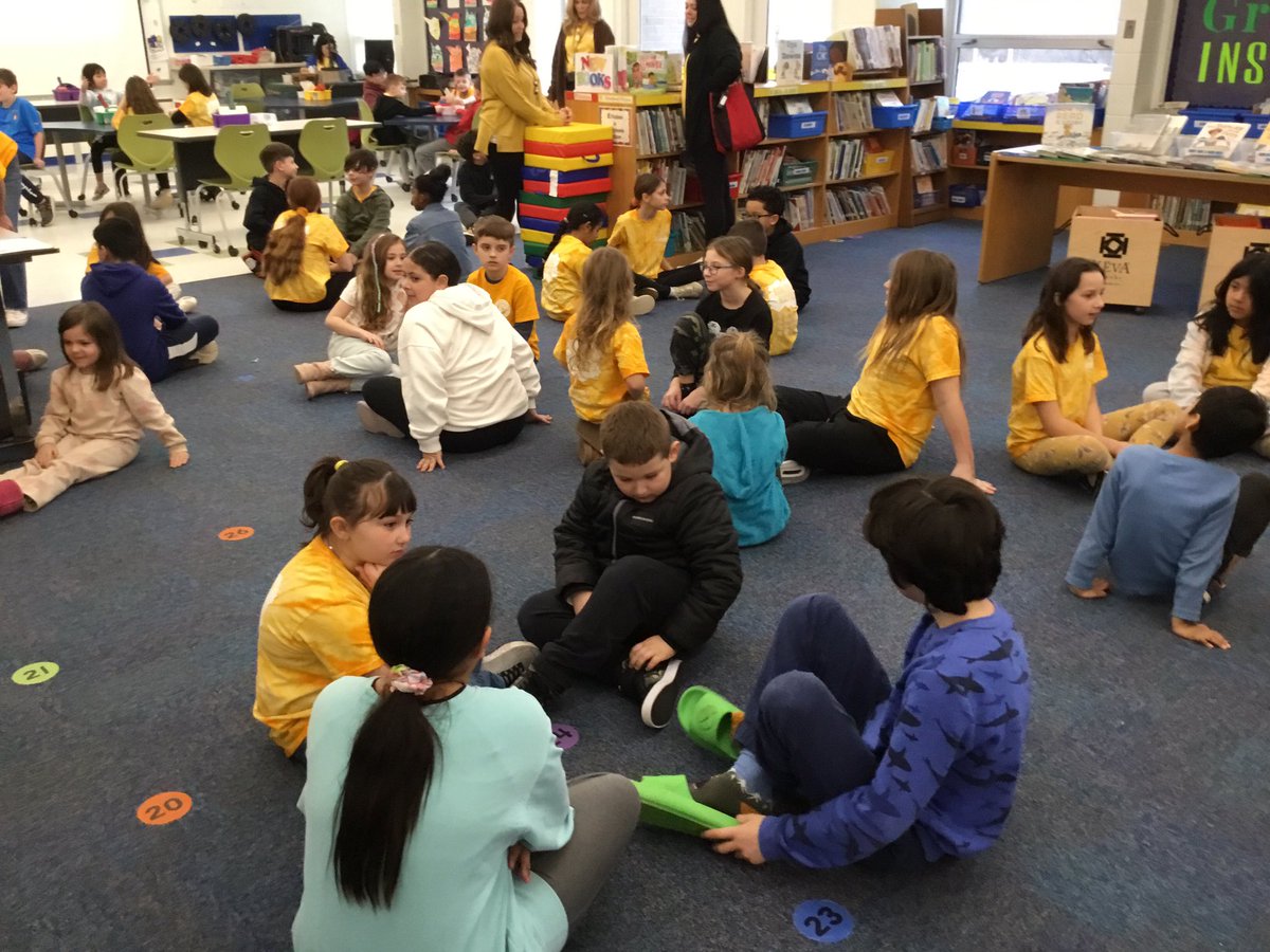 Mrs. Ayres tweet media