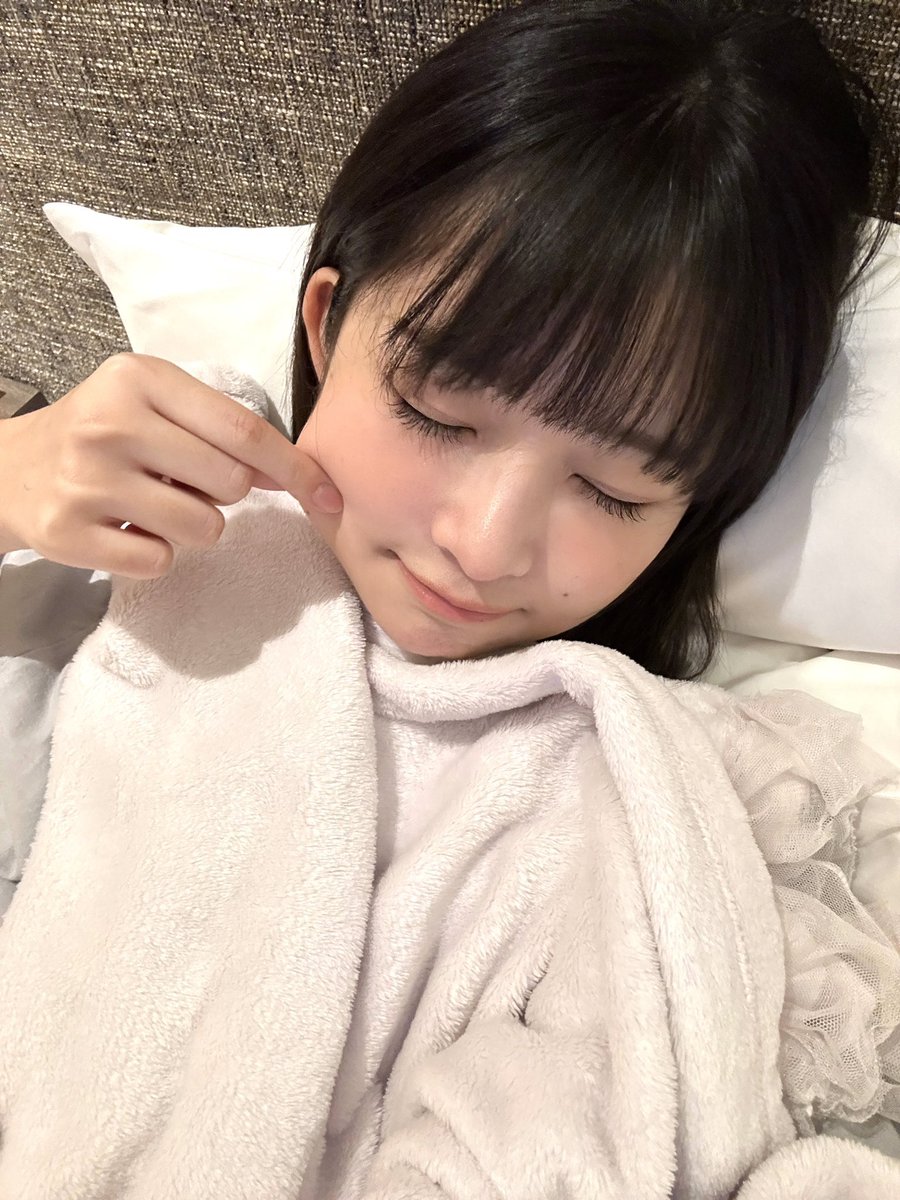 ㅤ
have you ever felt like wanna munch 🍬something sweet 🍥 before dozing off to sleep but you had to brush your teeth and pull up your blanket? ૮๑ˊᯅˋ๑ა if you're feeling so, dunno worry ‘cause rei will deliver it to you! have some mochi!rei, dives! ໒꒰ྀི മ   ̫ മ ꒱ྀིა
ㅤ