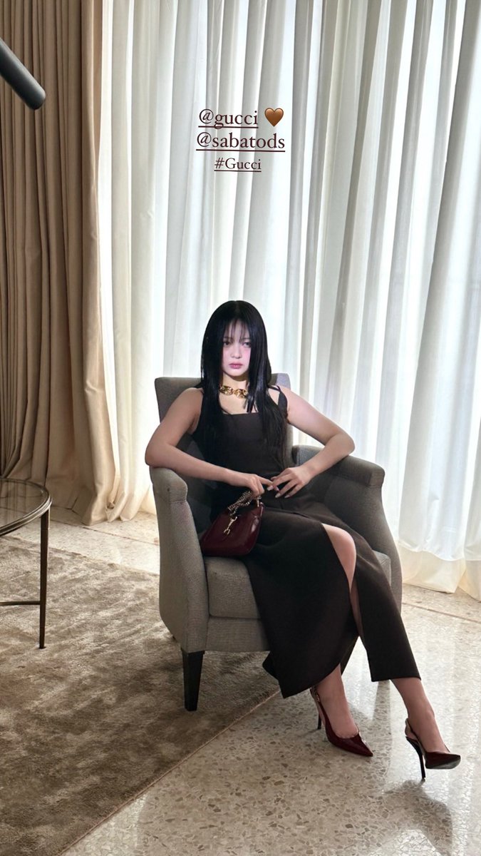 bbyonghanni's tweet photo. 240223 뉴진스 인스타그램

#HannixGucciFW24 #GucciFW24 #하니 #Hanni https://t.co/Gr4NuZ2wDh