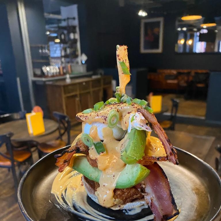 Button_Factory's tweet image. Spend tomorrow enjoying the Jewellery Quarters most delicious Brunch 🤤✨

Choose from crispy fish tacos, green chilli shakshuka, brunch stacks &amp;amp; much more.. 😍

Book today at thebuttonfactorybirmingham.co.uk/bookings/ 🙌