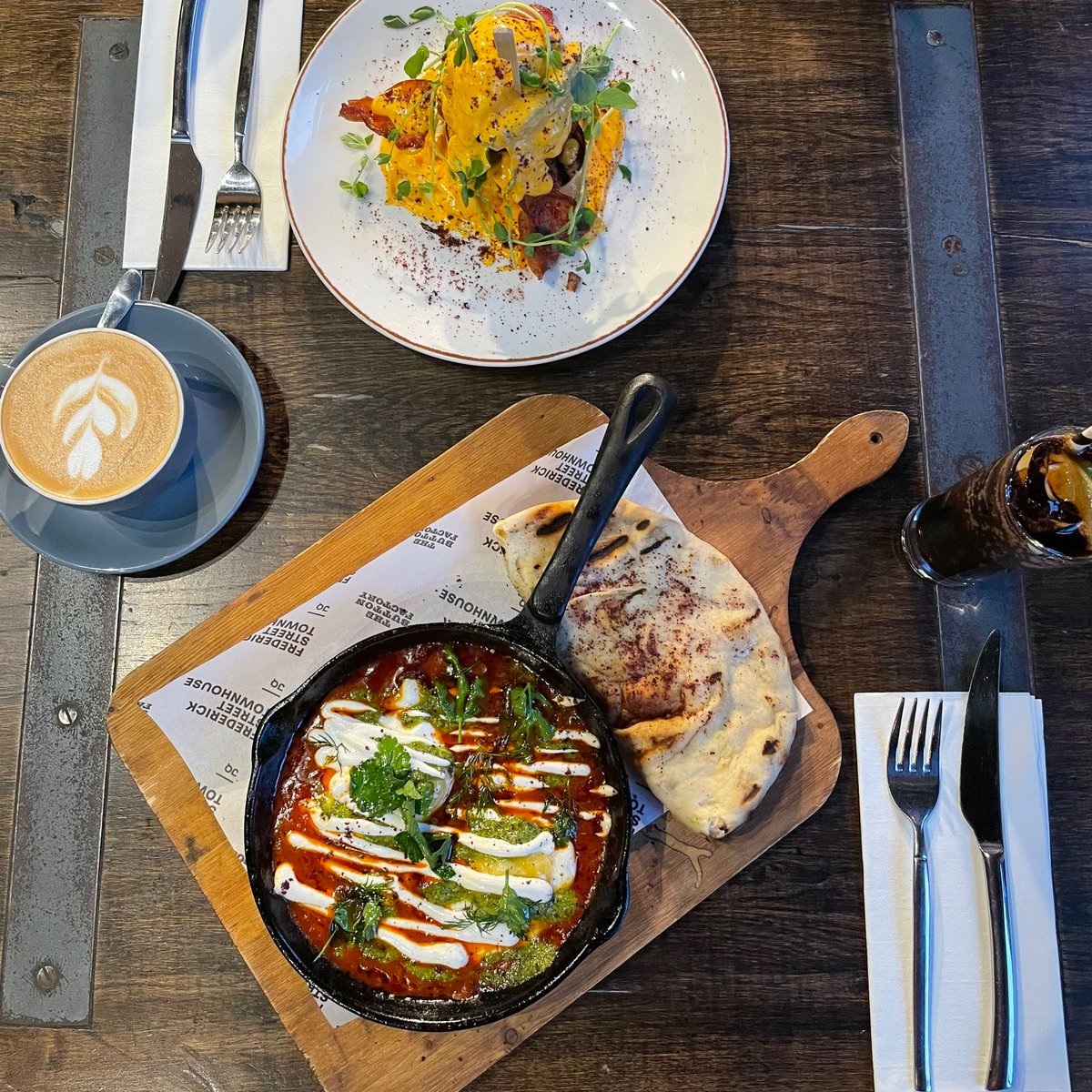 Button_Factory's tweet image. Spend tomorrow enjoying the Jewellery Quarters most delicious Brunch 🤤✨

Choose from crispy fish tacos, green chilli shakshuka, brunch stacks &amp;amp; much more.. 😍

Book today at thebuttonfactorybirmingham.co.uk/bookings/ 🙌