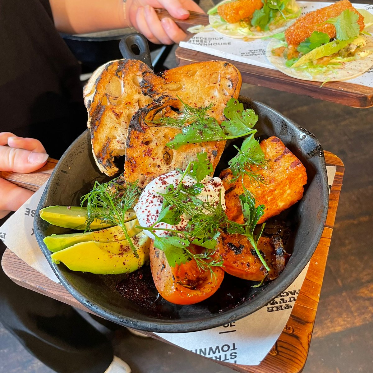 Button_Factory's tweet image. Spend tomorrow enjoying the Jewellery Quarters most delicious Brunch 🤤✨

Choose from crispy fish tacos, green chilli shakshuka, brunch stacks &amp;amp; much more.. 😍

Book today at thebuttonfactorybirmingham.co.uk/bookings/ 🙌