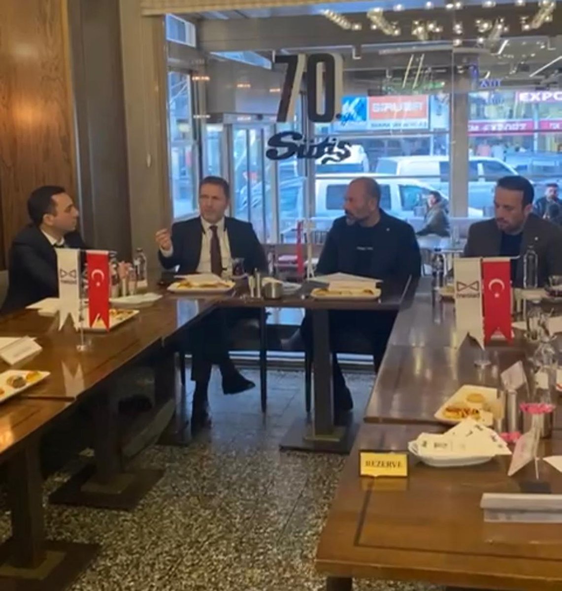 ticaritemsilci's tweet photo. İŞ İNSANLARIYLA GÖRÜŞMELERİMİZ DEVAM EDİYOR!

Ticaret Temsilcisi @TaghiTamerlan @ArzumEvAletleri A.Ş. Yönetim Kurulu Başkanı @tmuratkolbasi @tuyiad  Genel Başkanı @Erkutyenici , @garaguzus firma sahipleri Ataç Besi ile Akgonca Göztaş Besi, https://t.co/CInqex2Qrq