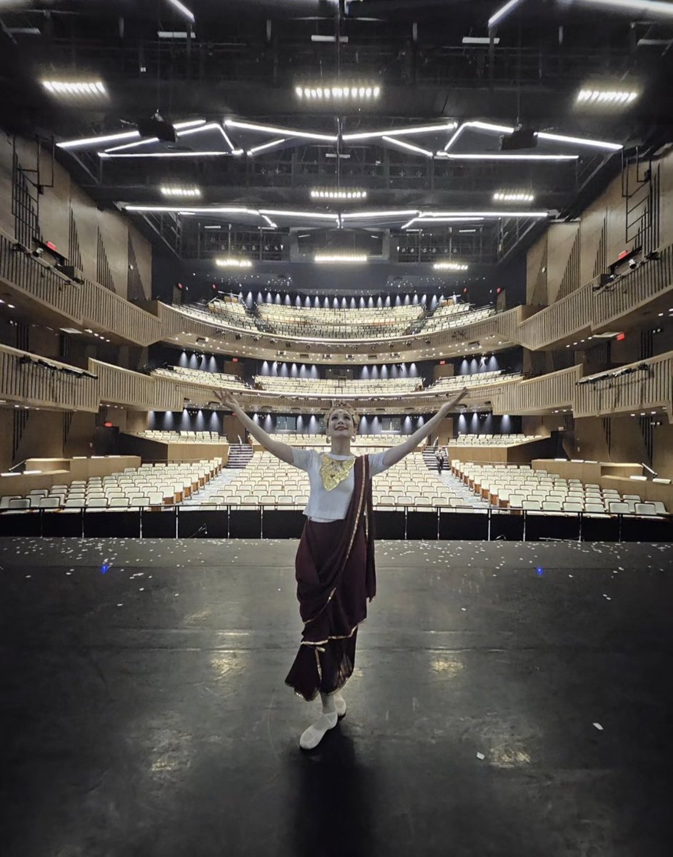 karylleslueur's tweet photo. theaterwyllllllle 🥹 >>>>>> https://t.co/hCxVgLMdlp