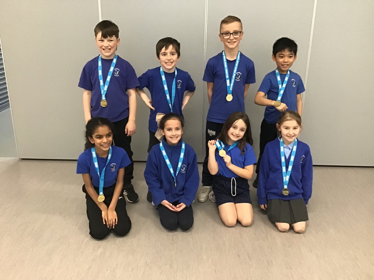 Our children achieved something truly remarkable at the SMASH Badminton 2023/24 Regional Championship! Representing Warfield Primary, they won the GOLD medal at the Edgbarrow School.
Congratulations on this outstanding achievement!