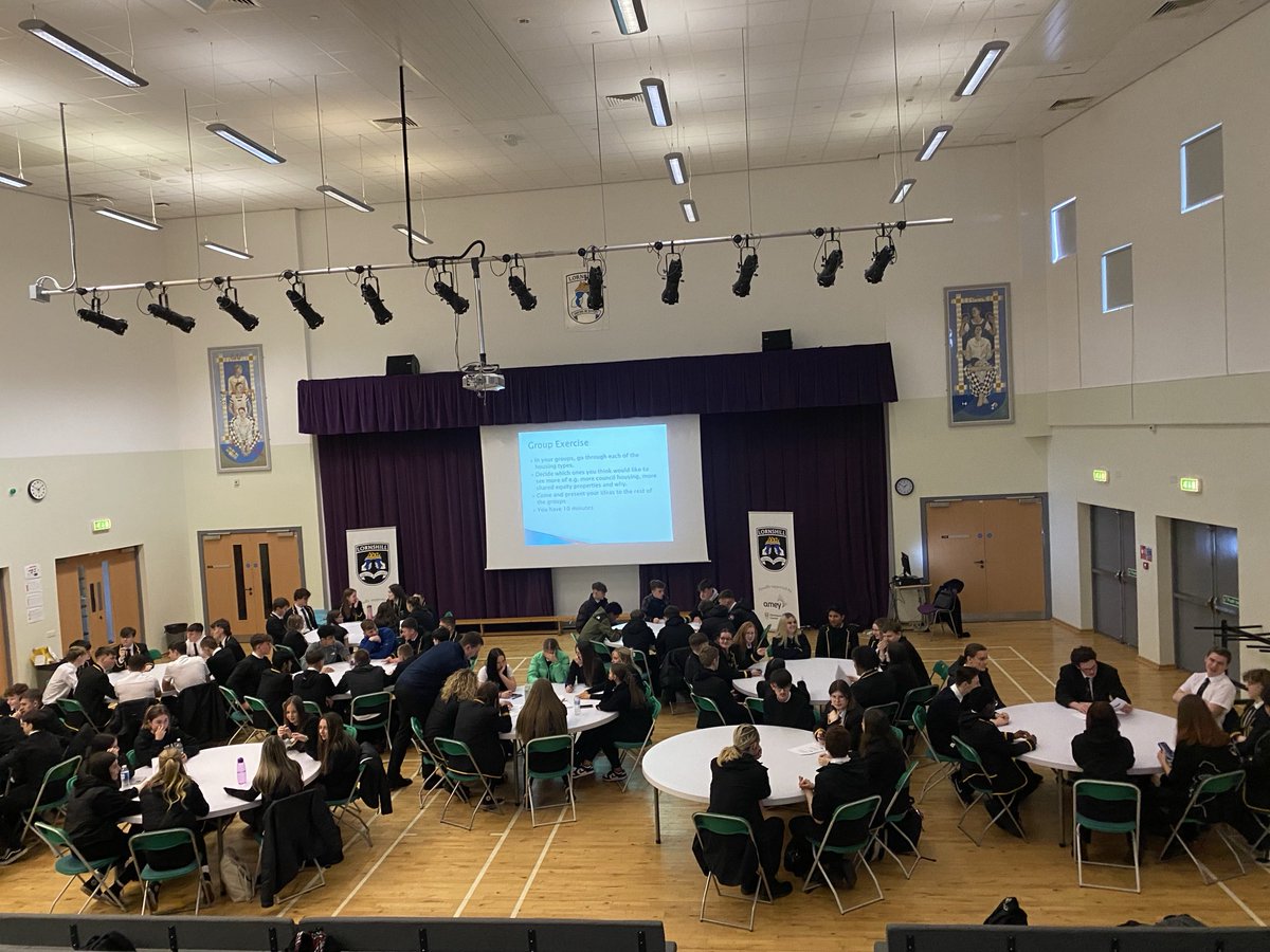 HayleyMcmaihin's tweet image. Huge thank you to Callum Wynd from Clackmannanshire Council who delivered a brilliant session with our seniors, helping them understand housing options in Clacks.