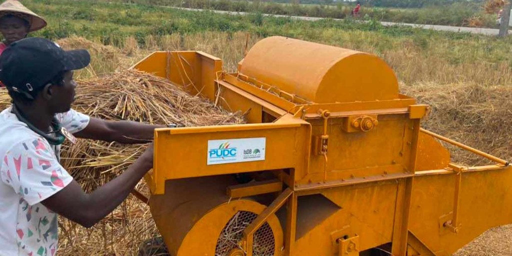 AfDB_Group's tweet image. Depuis sa mise en œuvre au #Sénégal en 2019, le Programme d’urgence de développement communautaire financé par @AfDB_Group améliore la #QualitéDeVie des communautés rurales. Découvrez les impacts du programme : bit.ly/3I21LrN. #Improvequalityoflife