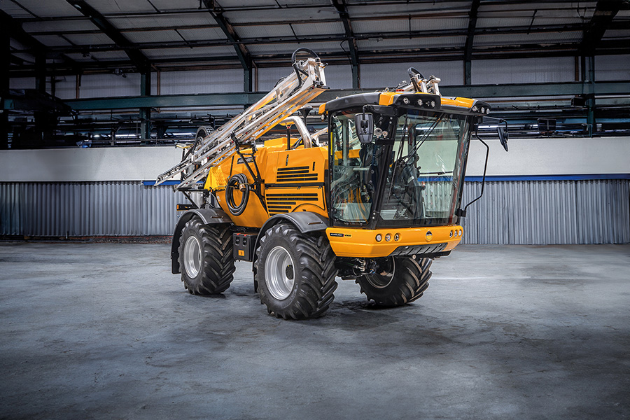 FarmersGuide's tweet image. 🚜 @McConnelPower launched its all-new Agribuggy V300 with variable transmission and new Comfort Cab at #LAMMA ‘24. #SpringSpraying #FarmMachinery #UKFarming 

farmersguide.co.uk/spring-sprayin…