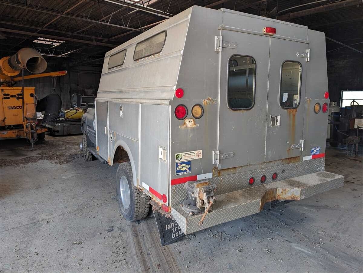 municibid's tweet image. Unlock its potential! This 2000 #Dodge3500 4x4 Service Truck offers a promising restoration project.  🛠️💪  mbid.us/42SL388
✅V8 engine
✅ 72,000 miles
📍Wrightsville, PA

#RestorationProject #servicetruck #Dodge #worktruck #utilitytruck #forsale #auction #pickuptruck