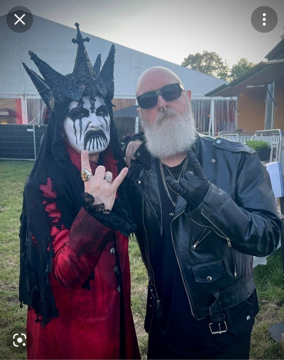 Happy Friday Rock Stars!
From a 'METAL GOD' and a 'METAL KING'
🤘😎🤘
#KingDiamond
#RobHalford
#MercyfulFate
#JudasPriest