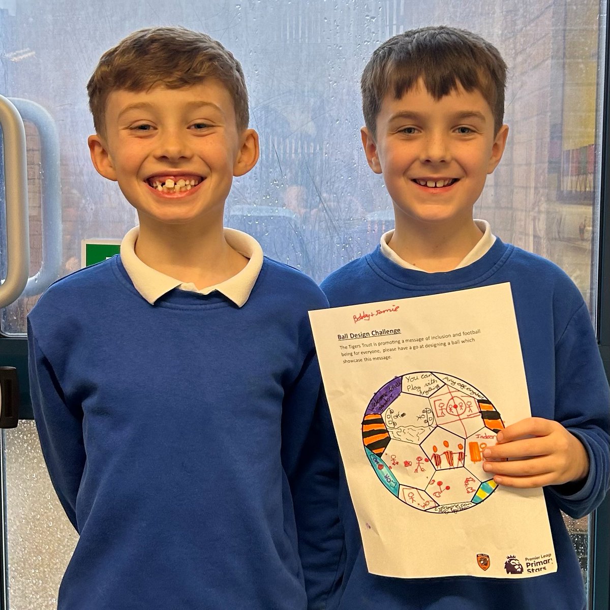 We proudly support Football vs Homophobia Month Of Action, promoting inclusivity in football. 🌈

<a href="/WestfieldCott/">Westfield Primary</a> Year 4 students, on our #PLPrimaryStars programme, creatively designed rainbow-coloured footballs symbolising inclusion &amp; diversity.

👉 shorturl.at/inBO5