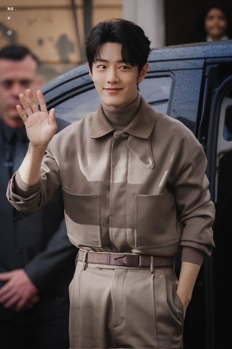 xiaozhan51091's tweet photo. A little bit of contrast
The feeling of two people😁😍

#XiaoZhan
#XiaoZhanxGucciMFW24
#XiaoZhanxTodsMFW24
#XiaoZhanxTods
#XiaoZhanxGucci
#XiaoZhanMFW24 
#XiaoZhanMFW https://t.co/DfSkkWn0xV