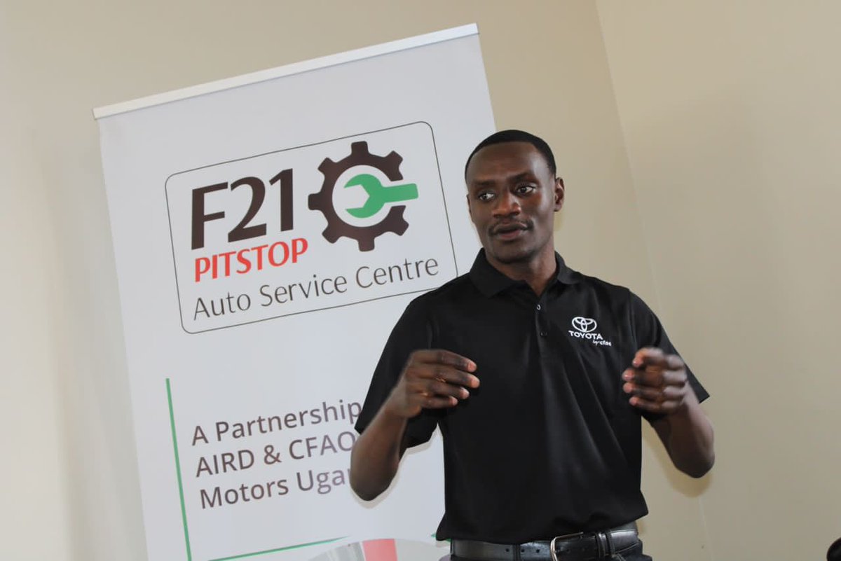 eddiespikaagaba's tweet photo. Today Friday 23rd Feb, a team of highly skilled technicians from @CFAOMotors_Ug in partnership with @AIRDInt conducted an extensive automotive training @Formular21 pitstop autoservice Centre in Mbarara to drivers from different entities in the region. https://t.co/1dWevnE6aM