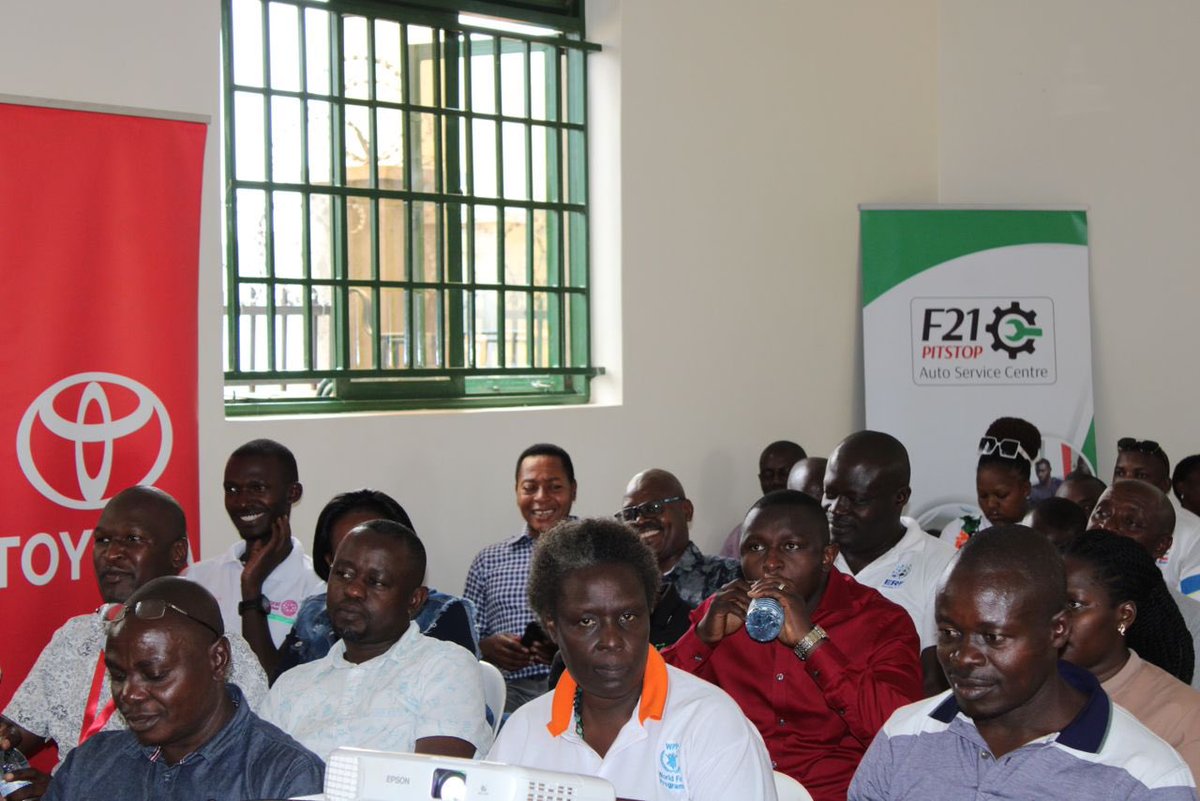 eddiespikaagaba's tweet photo. Today Friday 23rd Feb, a team of highly skilled technicians from @CFAOMotors_Ug in partnership with @AIRDInt conducted an extensive automotive training @Formular21 pitstop autoservice Centre in Mbarara to drivers from different entities in the region. https://t.co/1dWevnE6aM