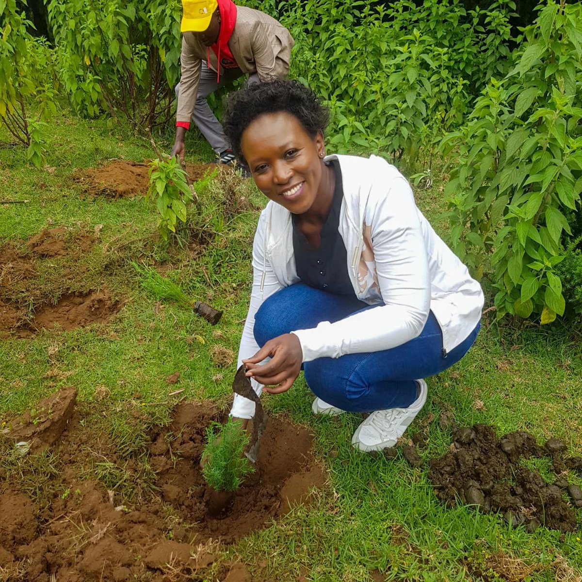 This morning, I led the Resilience Hub and @UNDPBorderlands team in a tree-planting initiative. This effort is a significant stride towards fostering greener, more resilient urban landscapes. We are taking a stand against climate change with every tree planted. 🌳 #ClimateAction