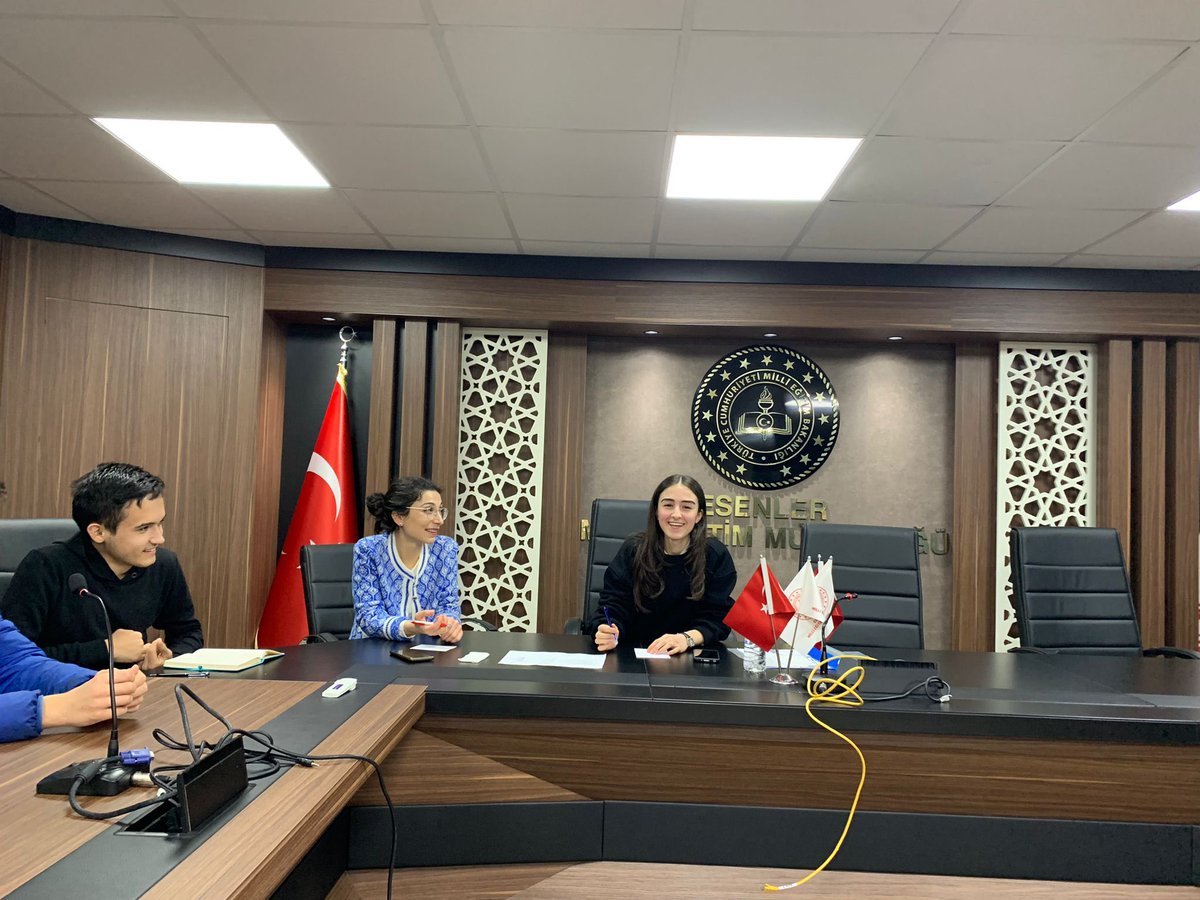 Lise öğrenci meclisi başkanları, müdürlüğümüzü ziyaret ederek “İstişare Toplantısı” gerçekleştirdi. <a href="/TC_istanbul/">TC İstanbul Valiliği</a> <a href="/esenlerkym/">🇹🇷Esenler Kaymakamlığı🇹🇷</a> <a href="/istanbulilmem/">İstanbul İl Millî Eğitim Müdürlüğü</a> <a href="/EsenlerIlceMEM/">Esenler İlçe Millî Eğitim Müdürlüğü</a> <a href="/feyz65/">Feyzullah Sert</a>