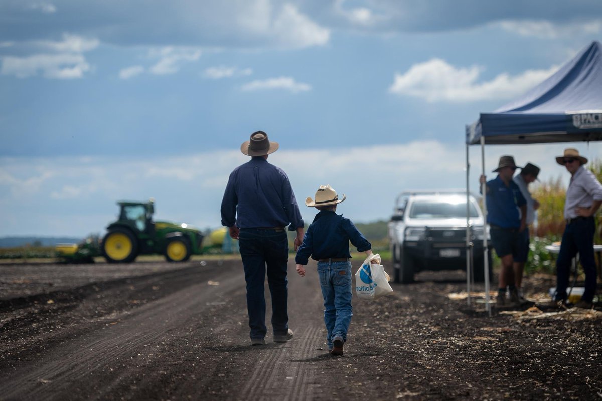 PacificSeeds's tweet photo. A mix of fun, curiosity and a love for digging in the dirt for the next generation of growers spotted at the @PacificSeeds Foundation Farm field days this week ππ±ππ€ #futurefarmer #pacificseeds #foundationfarm https://t.co/K06Yn9ED5X