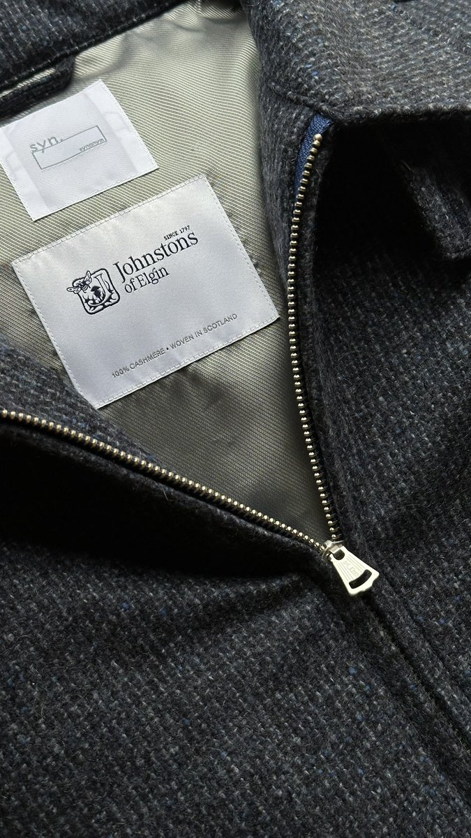 synonym_osaka's tweet photo. ジョンストンズ。JKT用のカシミア100%肉厚ツイードは迫力満点。
#オーダーブルゾン
#jumper
#JOHNSTONS https://t.co/4bCaKalLUv
