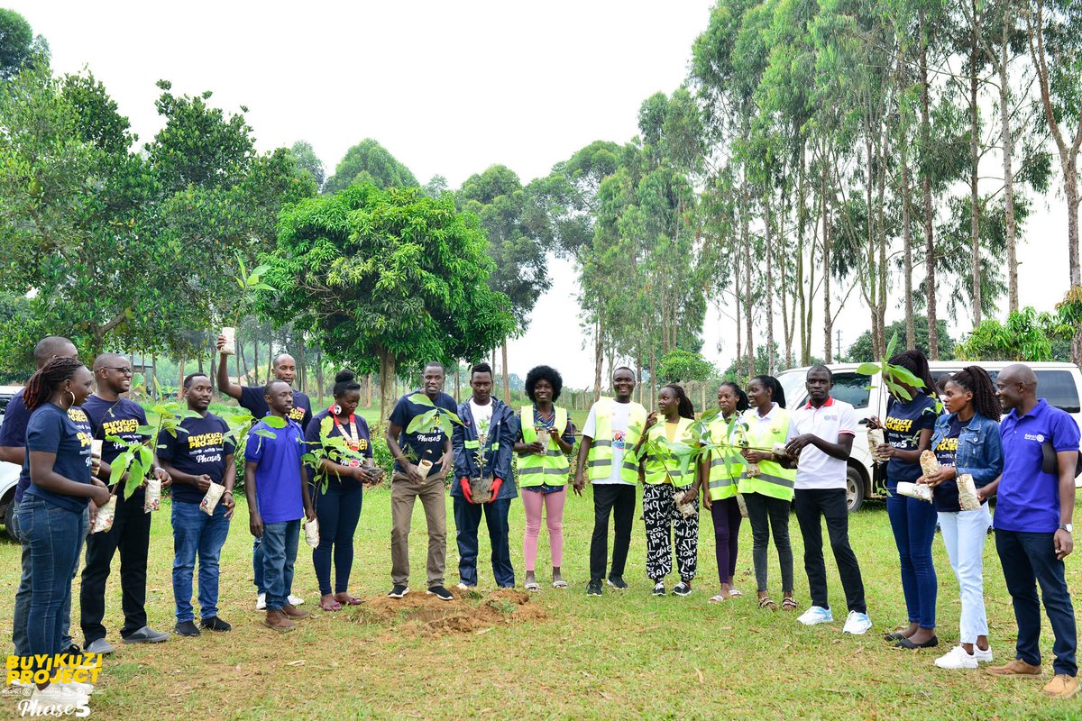 ROTARY MEDIA UG (@rotarymedia256) on Twitter photo Celebrating 119 years of Rotary service and the countless lives touched by Rotarians' dedication and compassion. Thank you to all Rotarians for your commitment to service, fellowship, and making a difference in the world. Happy anniversary, <a href="/Rotary/">Rotary International</a>! #MakingADifference Celebrating 119 years of Rotary service and the countless lives touched by Rotarians' dedication and compassion. Thank you to all Rotarians for your commitment to service, fellowship, and making a difference in the world. Happy anniversary, <a href="/Rotary/">Rotary International</a>! #MakingADifference
