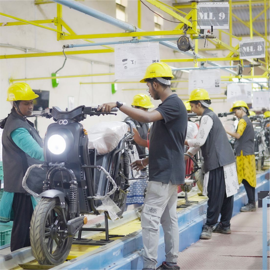 BNC_EV's tweet photo. So the secret is out...
From the factory floor to the cutting edge of innovation in technologies, our brilliant BNC Motors team of women is leading the charge in manufacturing the most rugged Indian EV two-wheeler.

#bncmotors #nammaooruev #oneteam #makeinindia #EV #sustainable https://t.co/MiGPe2YSp1