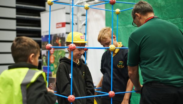 Exciting news! Darlington College is sponsoring the 'Your Future' zone at #STEMFest Tees Valley!🚀 Read more about this interactive exhibition involving over 1500 young people from Tees Valley's schools and over 40 leading #STEM companies, here: rtcnorth.co.uk/news-article/d…