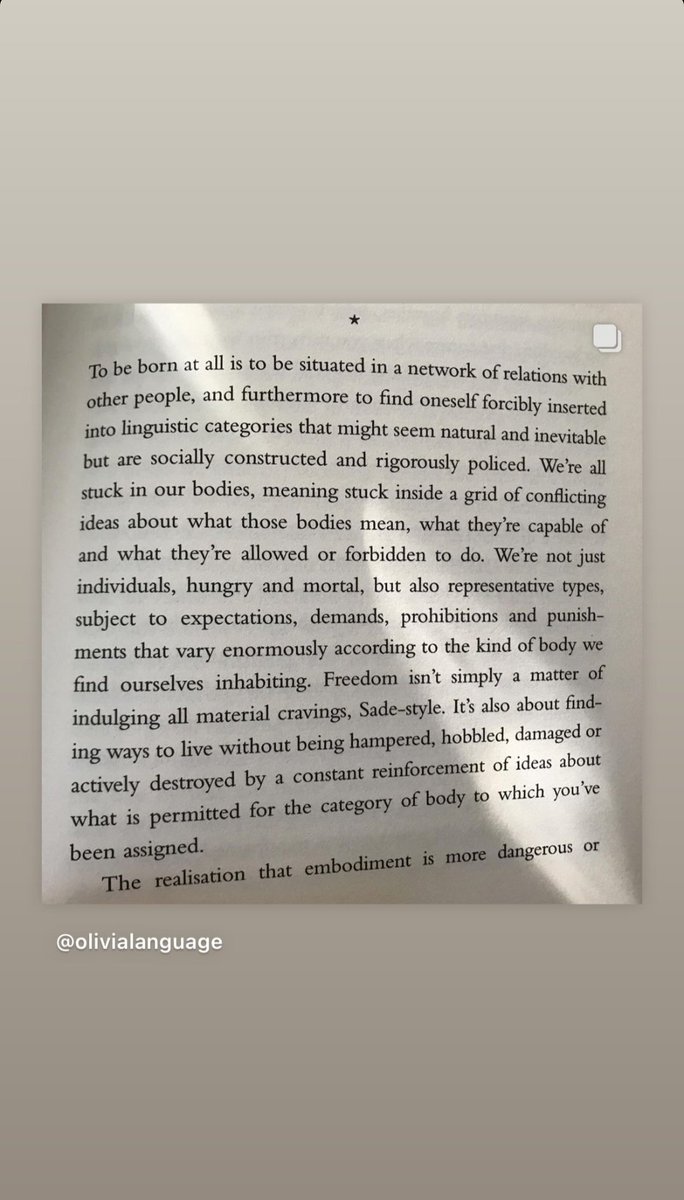 CorrinUpdates's tweet image. 📲 | Emma Corrin via Instagram stories!