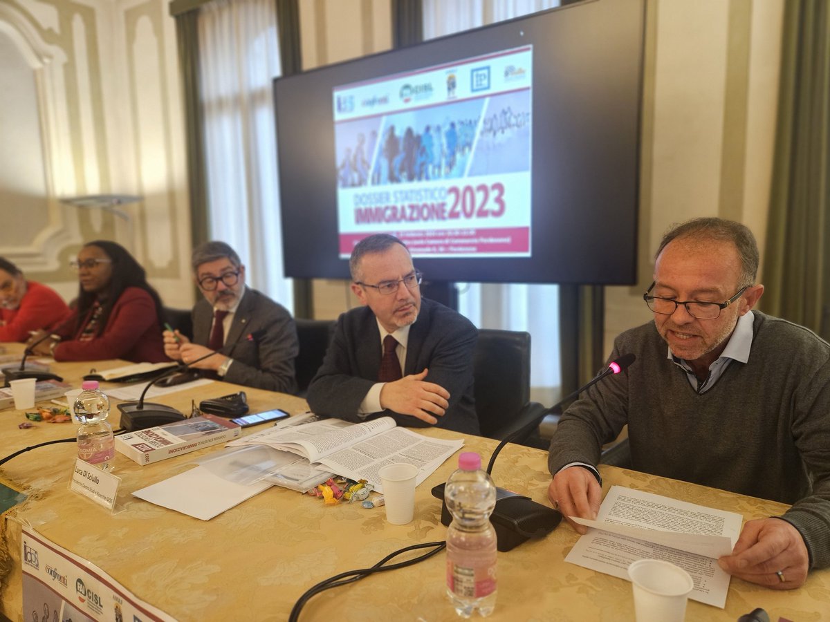 fai_cisl's tweet photo. #23febbraio, con il saluto di @ClaudiaSacilot1 della segreteria @cislfvg e introduzione di Stefano Gobbo SG @Faicislfvg si apre la presentazione del dossier statistico #immigrazione di IDOS, con focus su #agroalimentare nella regione. Conclude i lavori il SG @OnofrioRota https://t.co/l0ipQLgFjx