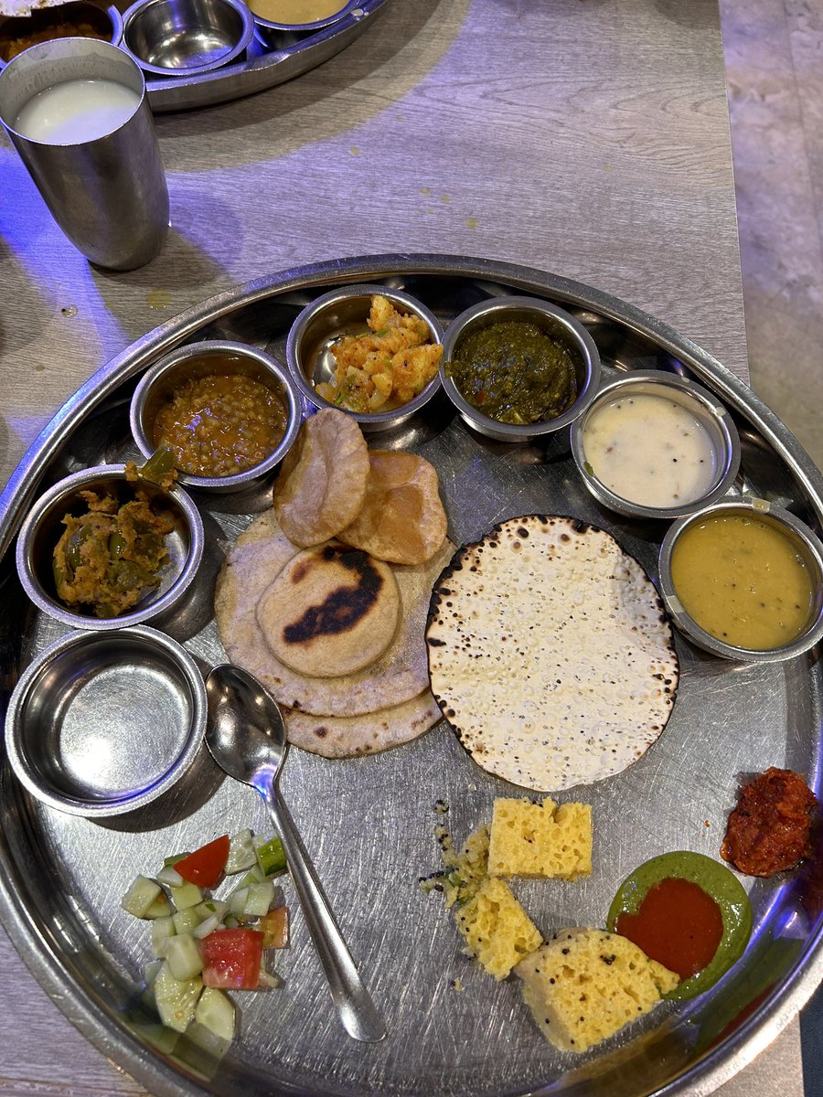 Who doesn’t love Rajasthani Thali? #udaipur #rajasthani #thali #meal