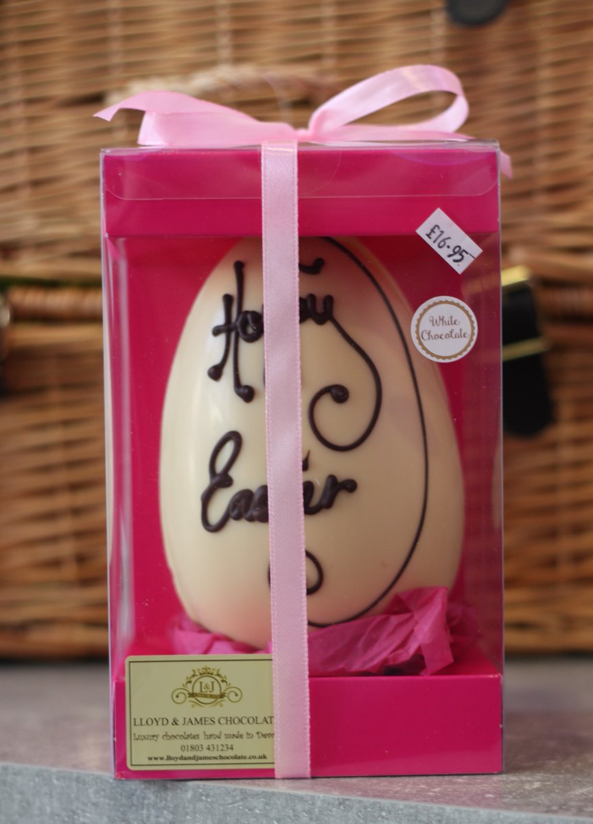 For white chocolate lovers, we have now made our 300g white chocolate Easter eggs, filled with six assorted white chocolate truffles. Our white chocolate is sweet, creamy and has a luxuriant texture and of course is palm oil free.