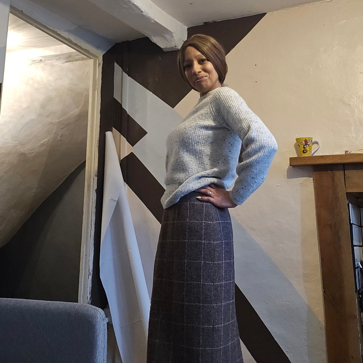 I'm seeing alot of #tweed on here looking good and #sexy.
So thought I'd jump in with this lovely #harristweed #skirt
Show us your #tartan or tweed xxx