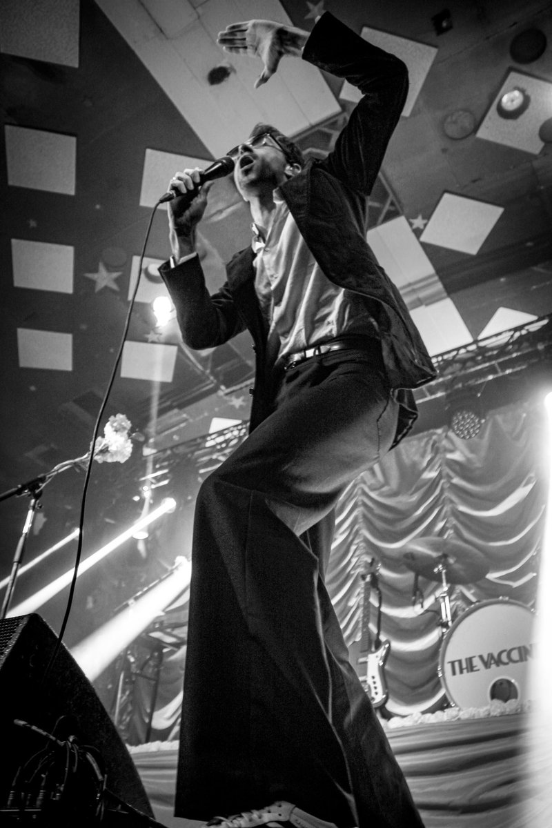 shot my favourite band in the world last night in my favourite venue in the world and i will never be over it x 

instagram.com/hollythallonph…