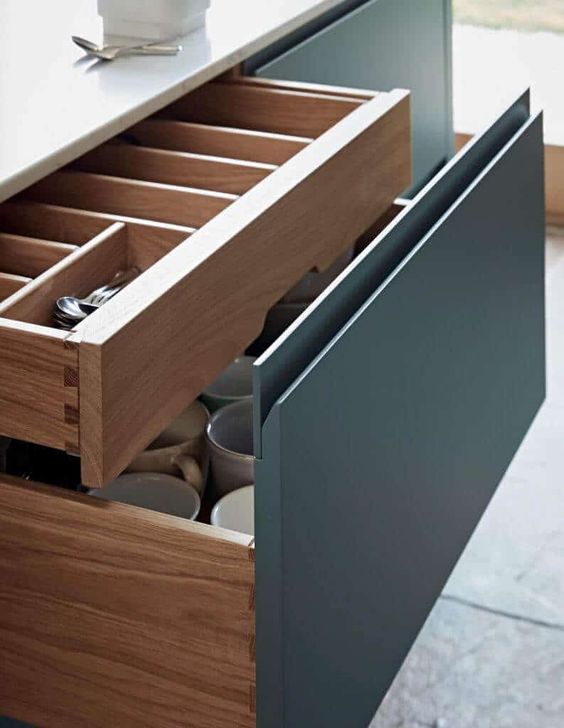 Upgrade your kitchen drawers with style and functionality! 🍴✨ 

Transform your kitchen into a masterpiece today by sourcing kitchen hardware only from biwholesale.com!

#biwholesale #kitchenhardware #kitchendrawer #drawersystems