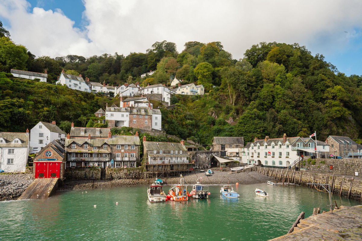 Frequently listed as one of the "UK's most beautiful coastal towns",  the views here never get old. 🌅

Visit us soon: clovelly.co.uk