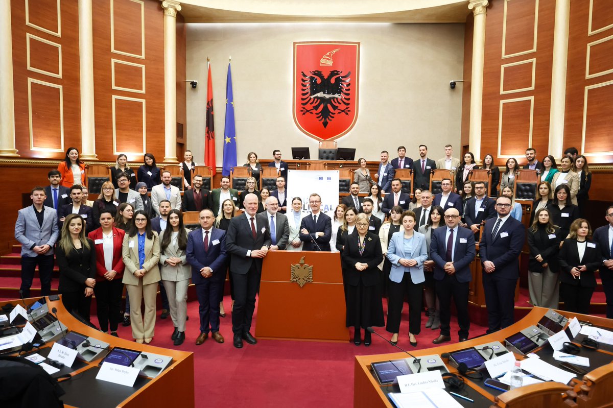 Today at the meeting of young parliamentarians 'Bridging the Gap: On youth political participation and youth policy', organized by🇦🇱Assembly & @Europarl_EN. Thanks to MEPs for cooperation in organizing this meeting, supporting youth as a factor of change in the WB.🇦🇱🤝🇪🇺