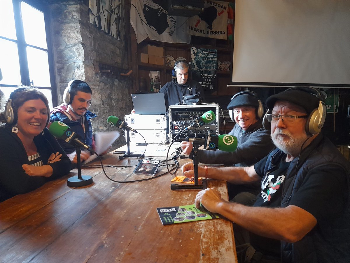 🎙️ #ONDAIZUELA | Zuzenean gira Pausuko Xaia ostatutik.

Xerar Urrutia, Beñat Elizondo eta Maritxu Larzabal ditugu gomit, #Kuxkuxtu txarangaren dokumentalaz solasteko.

📻 Entzun euskalirratiak.eus