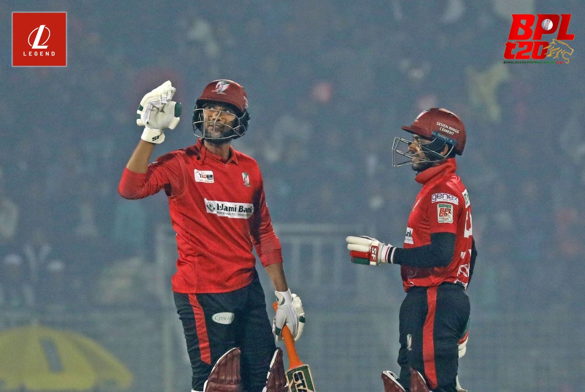 saifahmed75's tweet photo. BARISHAL ARE OFF TO PLAY-OFFS. 🔴

It has been a low-scoring contest like always in Mirpur and it came down to the wire, but Mahmudullah managed to score the winning runs with 2 balls remaining. ✅

#LegendFantasy | #BPL2024 https://t.co/duR6pF2imT