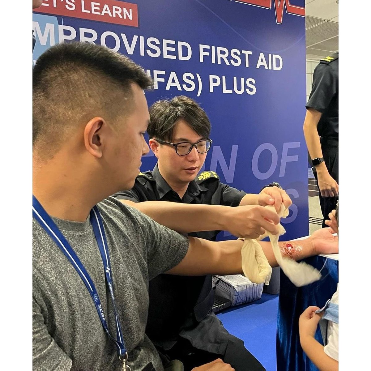 SCDF's tweet image. #TD40 #AreYouReadyForDisruptions #TotalDefence #TogetherWeKeepSingaporeStrong #ExerciseSGReady #WeAreTotalDefence
#ANationOfLifesavers