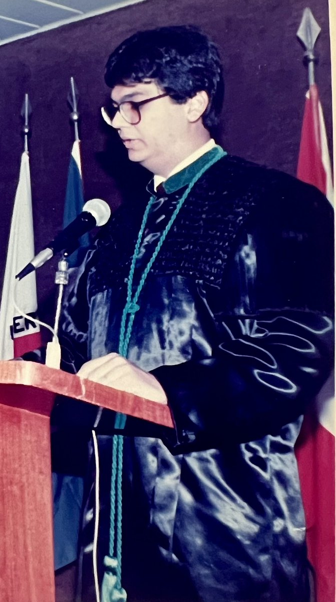 FlavioDino's tweet photo. 1994 e 2024. De volta, 30 anos depois. 
Agradeço aos que compareceram à solenidade de posse no STF, à Missa ou acompanharam pelos meios de comunicação. https://t.co/SQtqkZCyer