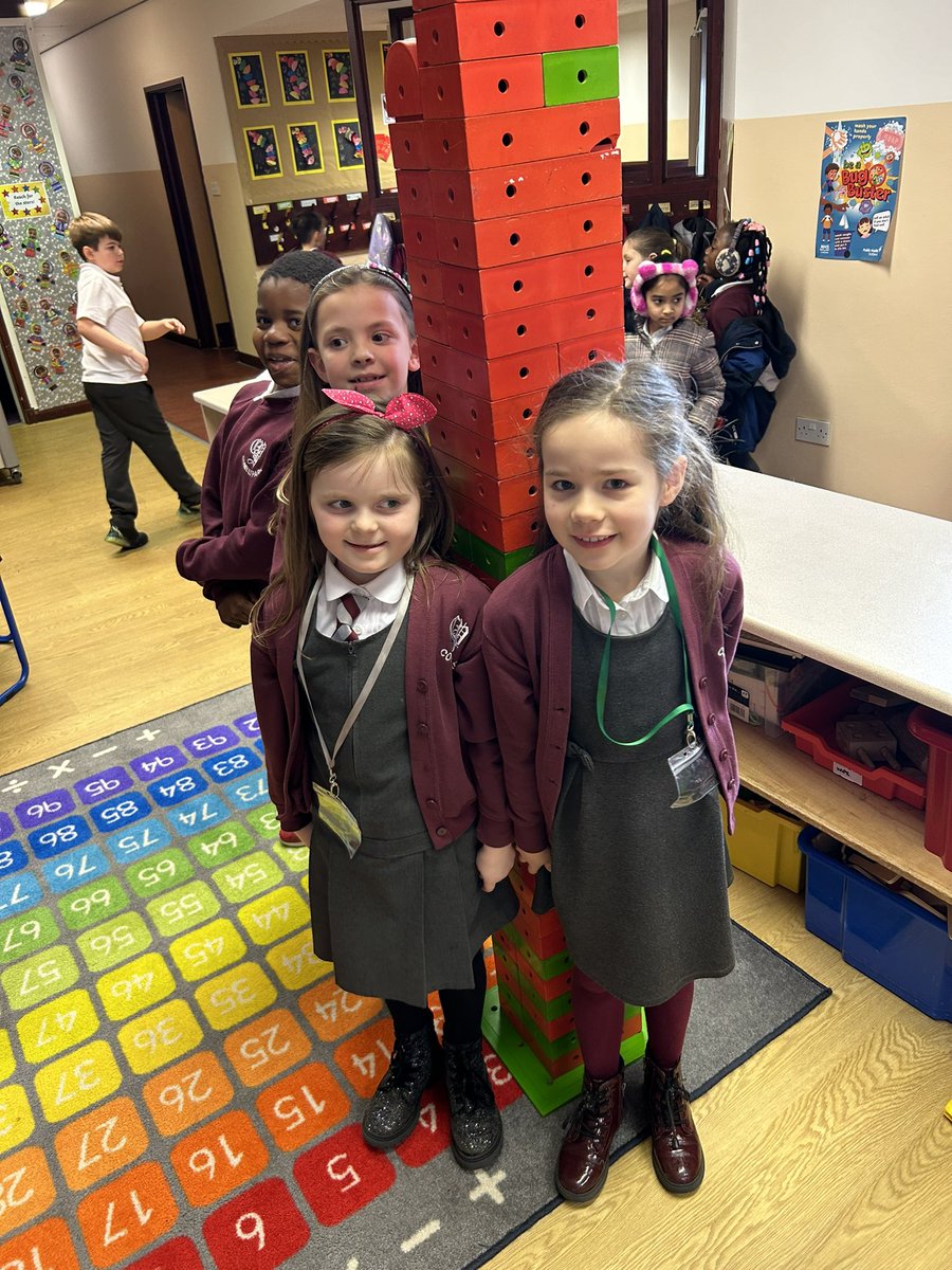 MissHood_FC's tweet image. We are creators 🎨🎭🧱#uncrcarticle31