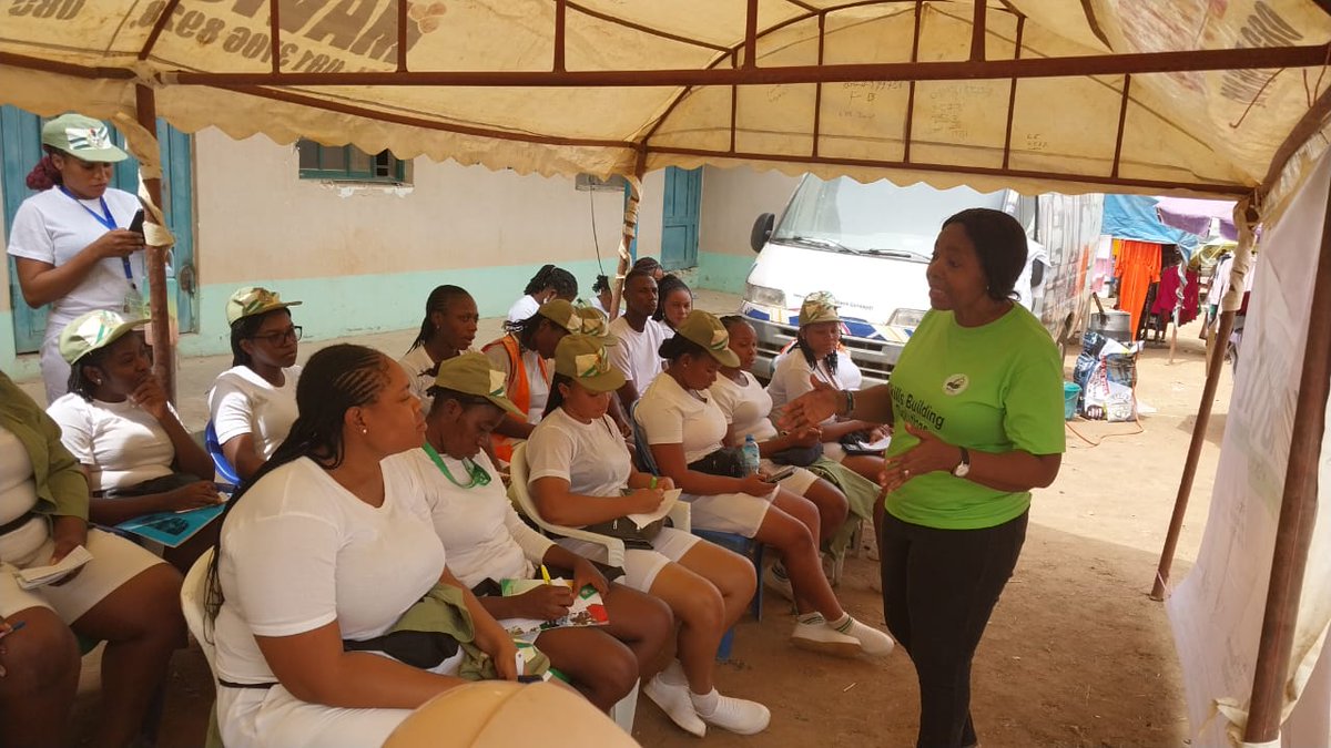 dewdropInst's tweet image. We've kicked off a short course training program for NYSC Corpers, diving into the essentials of caregiving. 💼 From practical skills to compassionate care, our aim is to empower these young individuals with the tools and knowledge needed to make a positive impact in healthcare.