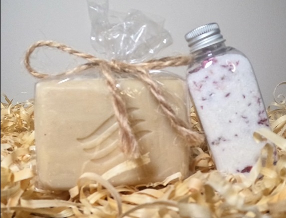 ecosoapsbr's tweet photo. Nourish your skin with the natural goodness of our Epsom Salt-infused soap. 🌿 Embrace the healing properties, leaving your skin refreshed and revitalized.

#naturalsalt #skincare #NaturalSkincare #EpsomSalt #HealingProperties #EcoNaturalZone #NaturalSoap #CleanBeauty #ecosoap https://t.co/Bge3GKSlrO