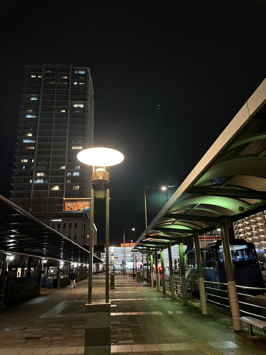 _CynicalCity's tweet image. 〈新東京 静岡公演 落し物〉
東静岡駅南口 バス乗り場付近に新東京のタオル落ちていました( ; ; )
サインもかかれていて大切な物だと思います、
このツイートが持ち主の方に届いて欲しいです！
 #新東京
 #NEOCRACY
 #静岡UMBER