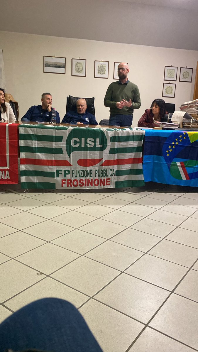 CislFpFrosinone's tweet photo. 🔼🔼 Oggi Assemblea #unitaria Cgil #Cisl e Uil per le #lavoratrici e #lavoratori del Comune di #Frosinone per discutere il seguente #OdG :
#Sottoscrizione Contratto Collettivo Integrativo;
#Progressioni verticali;
#Rinnovo CCNL
#ilmiolavorovale https://t.co/a4ejkbYPgB