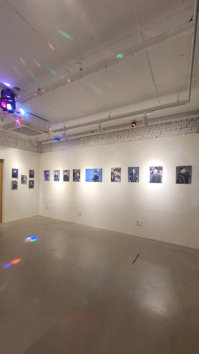 modolab's tweet image. 안녕하세요 합정 카메라렌탈샵 모도랩에서 
BTS_JungKook 사진전 개최하였습니다.
23.2.22~25일 11시 ~ 19시
카메라렌탈 문의! 대관문의!

모도랩 이벤트 대관 상시 모집중 입니다 :D

무료대관
2층 45평 넓은 공간에 아이보리+화이톤의 전시공간과 따뜻한 분위기 
3층 50평 테라스 포함!