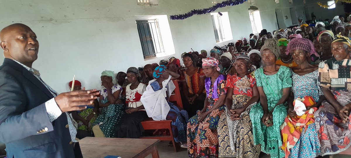 The Chief Administrative Officer Kasese DLG met widows from Kahokya Subcounty yesterday at St.Johns Kahokya Parish with an agenda of improving their livelihoods through different development initiatives of government.