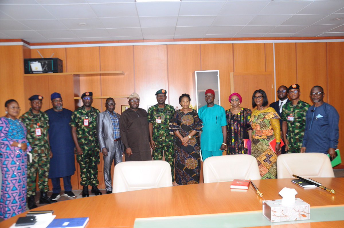 Ayotommywah's tweet photo. @zestpayment Accompanying the Chief of Army Staff as the Army’s energy consultant, on his visit to the Honorable minister of Power. #Qtech https://t.co/cTQ0448Ogq
