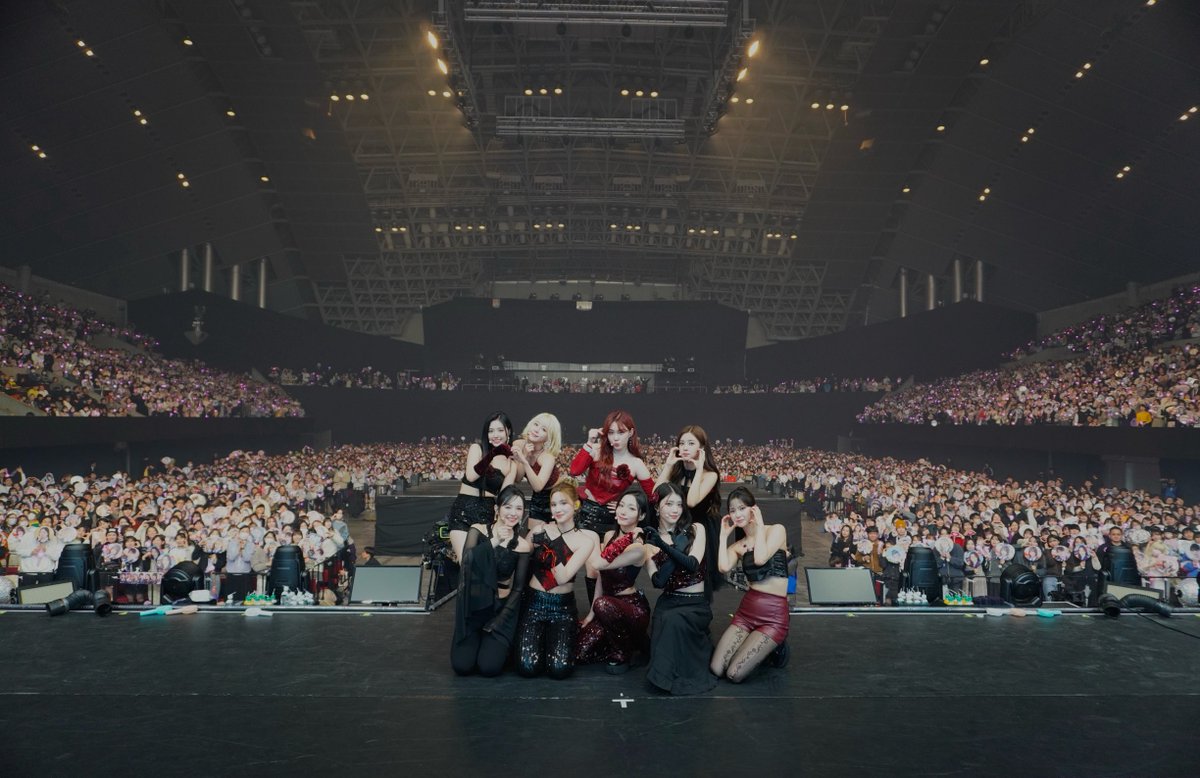 [📚] #KepMemories_JP 

Kep1er JAPAN FAN CONCERT 2024
<𝑭𝑳𝒀-𝑯𝑰𝑮𝑯> ✈️💙💛

DAY 1 IN MAKUHARI✨

日本デビューのときにKep1ianと出会った会場に舞い戻ってきました🪽
あの時から変わらないKep1ianへの愛。伝わったかな？☺️
また明日も幸せな時間を一緒に過ごしましょう♡

#Kep1er #케플러