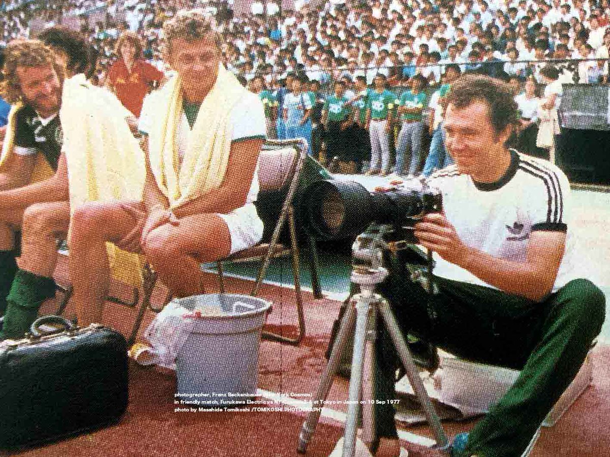 photographer, Franz Beckenbauer (New York Cosmos)
in friendly match, Furukawa Electric vs NY Cosmos2-4 
at Tokyo in Japan on 10 Sep 1977
photo by Masahide Tomikoshi /TOMIKOSHI PHOTOGRAPHY